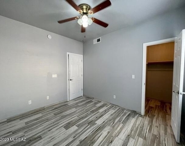 2980 W Calle Lucinda - Photo Thumbnail 27