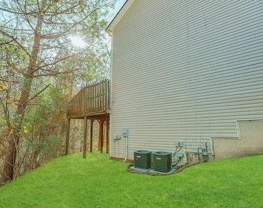 299 Hillcrest Drive - Photo Thumbnail 11