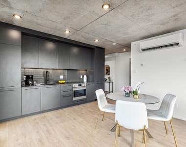 215 Rue Murray #604 - Photo Thumbnail 3