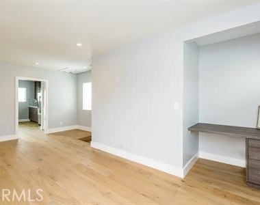 1331 Manhattan Avenue - Photo Thumbnail 3