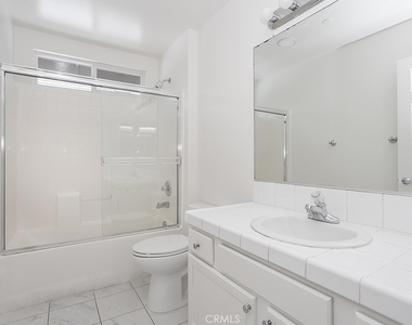 9435 Noble Avenue - Photo Thumbnail 26