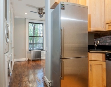 326 East 35th Street - Photo Thumbnail 0