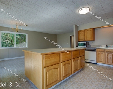 2412 Sw Miles Ct, - Photo Thumbnail 9