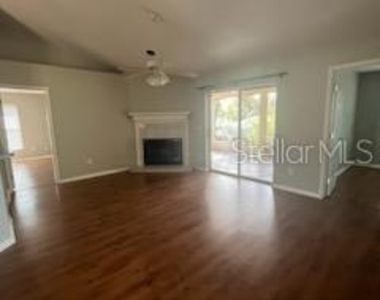 812 Meadow Park Drive - Photo Thumbnail 10