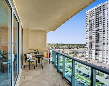 2501 S Ocean Dr - Photo Thumbnail 6