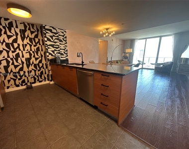 50 Biscayne Blvd - Photo Thumbnail 5