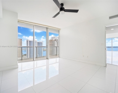 495 Brickell Ave - Photo Thumbnail 11