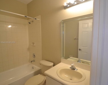 4952 Sw 128th Ave - Photo Thumbnail 9