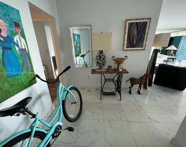 881 Ocean Dr - Photo Thumbnail 6