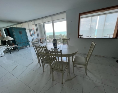 881 Ocean Dr - Photo Thumbnail 5