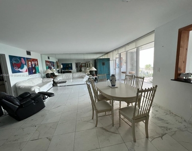 881 Ocean Dr - Photo Thumbnail 7