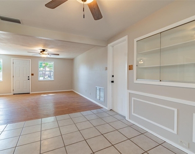 4143 Ridgefield Avenue - Photo Thumbnail 9