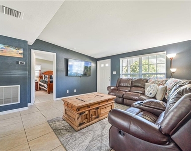 2140 Harbor Ln - Photo Thumbnail 8