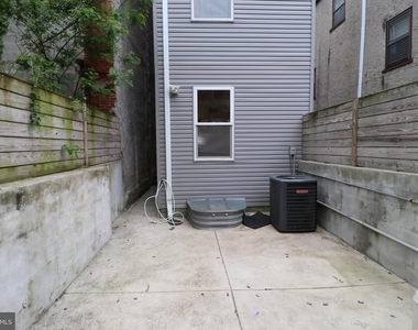 1211 N Franklin Street - Photo Thumbnail 9