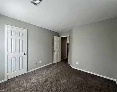 7310 Foxbrook Dr - Photo Thumbnail 28