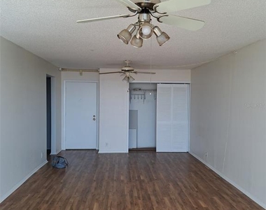 255 Dolphin Point - Photo Thumbnail 11