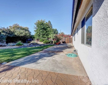 1436 Birch Ave - Photo Thumbnail 11