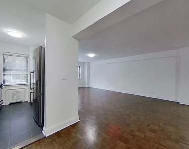 20 Beekman Place - Photo Thumbnail 3