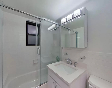 20 Beekman Place - Photo Thumbnail 8