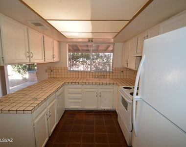 9425 E Colette Street - Photo Thumbnail 6