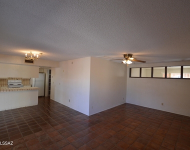 9425 E Colette Street - Photo Thumbnail 5