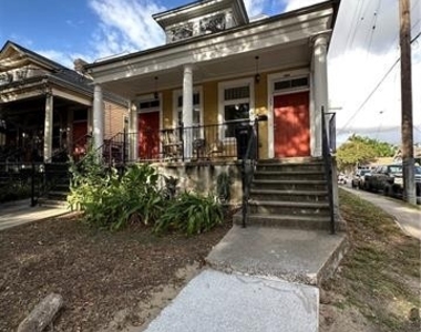 3301 Banks Street - Photo Thumbnail 0