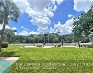 4205 N University Dr - Photo Thumbnail 14