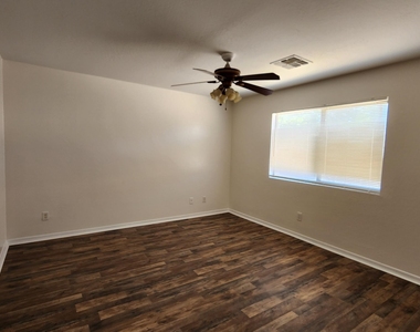 12335 W Roma Avenue - Photo Thumbnail 15