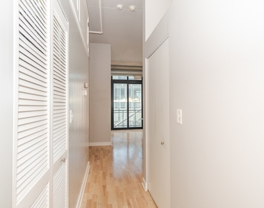 740 W Fulton Street - Photo Thumbnail 9