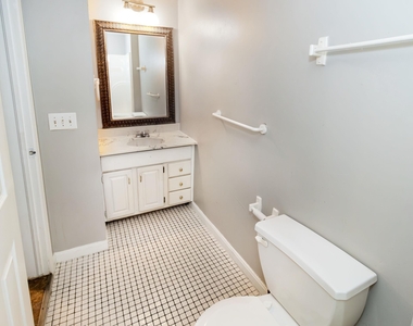 2455 W Franklin Street - Photo Thumbnail 4