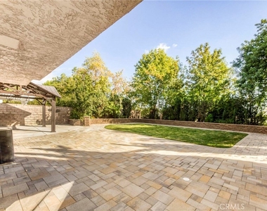 6740 Corie Lane - Photo Thumbnail 23