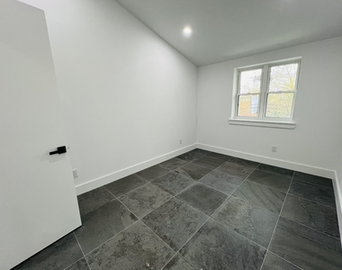 1716 East 54th Street - Photo Thumbnail 6