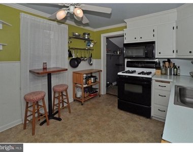 673 Jackson Ave - Photo Thumbnail 12