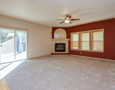 5862 N Bremerton Pl - Photo Thumbnail 4