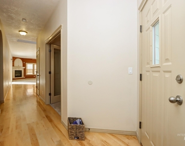 5862 N Bremerton Pl - Photo Thumbnail 16