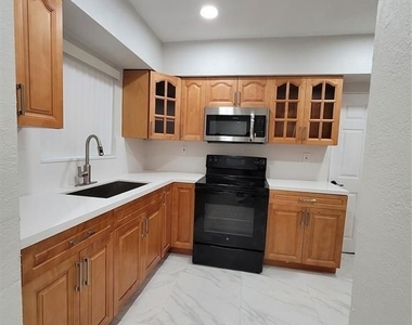 15630 Ne 4th Ct - Photo Thumbnail 19