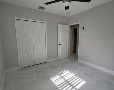 15630 Ne 4th Ct - Photo Thumbnail 17