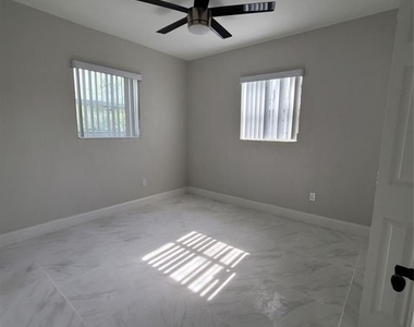 15630 Ne 4th Ct - Photo Thumbnail 15