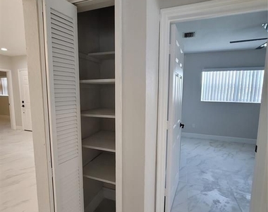15630 Ne 4th Ct - Photo Thumbnail 12