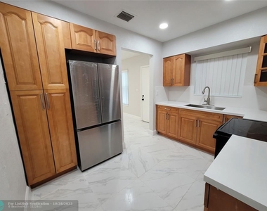 15630 Ne 4th Ct - Photo Thumbnail 20