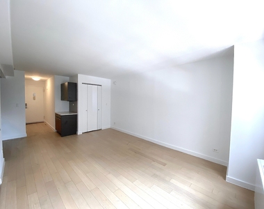 East 39th Street - Photo Thumbnail 1