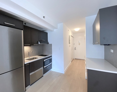 East 39th Street - Photo Thumbnail 2