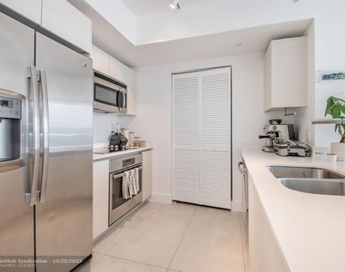 4250 Biscayne Blvd - Photo Thumbnail 8