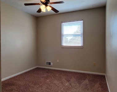 7560 Toweron Ln - Photo Thumbnail 16