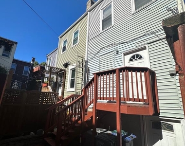 1507 Gales St Ne - Photo Thumbnail 5