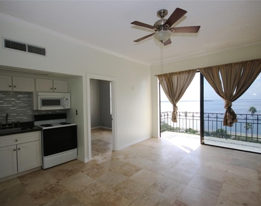 2109 Bayshore Boulevard - Photo Thumbnail 5