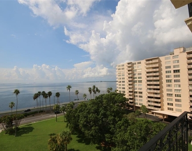 2109 Bayshore Boulevard - Photo Thumbnail 2