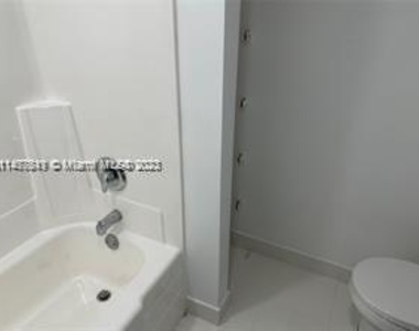 13499 Biscayne Blvd - Photo Thumbnail 10