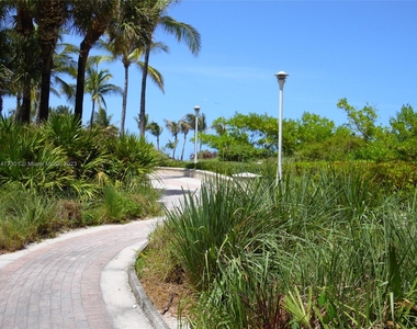 1623 Collins Ave - Photo Thumbnail 25