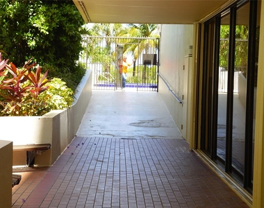 1623 Collins Ave - Photo Thumbnail 20